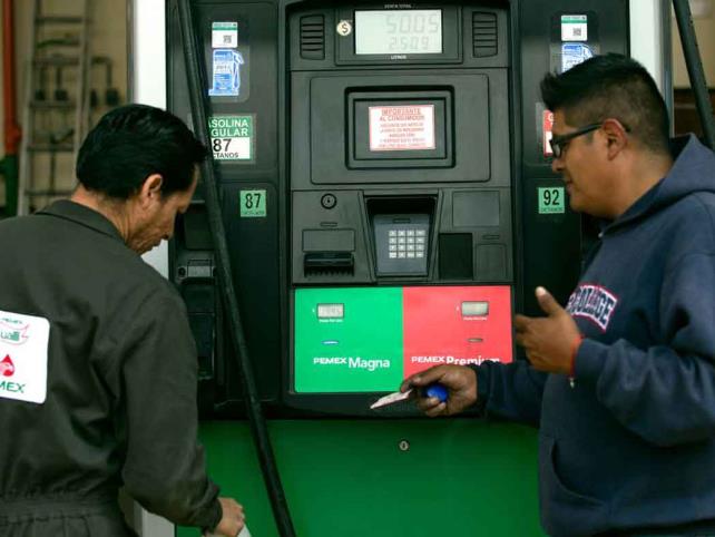 CRE : En 2021 las gasolinas aumentaron 2 y hasta 3 pesos