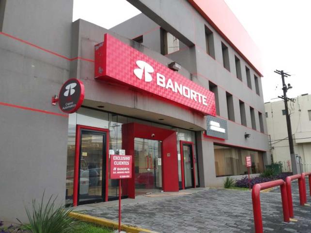 Bancos que operan en el país comprarían Banamex