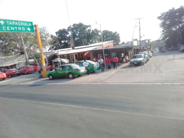Piden reubicación de taxistas en Pijijiapan