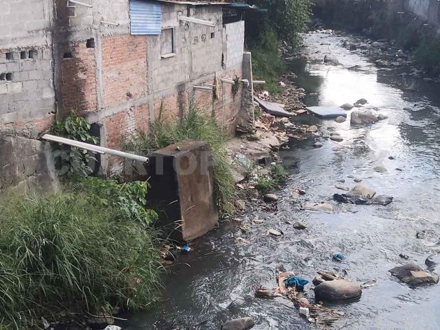 Descargas residuales generan contaminación en ríos