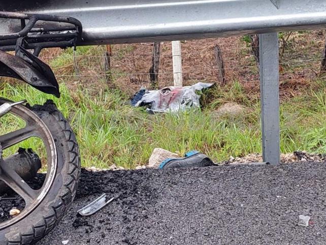 Motociclista fallece tras ser arrollado por una camioneta