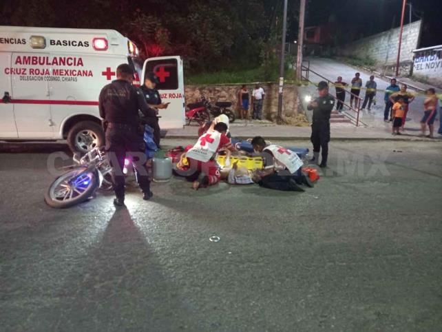 Dos hombres heridos al estrellarse motocicletas