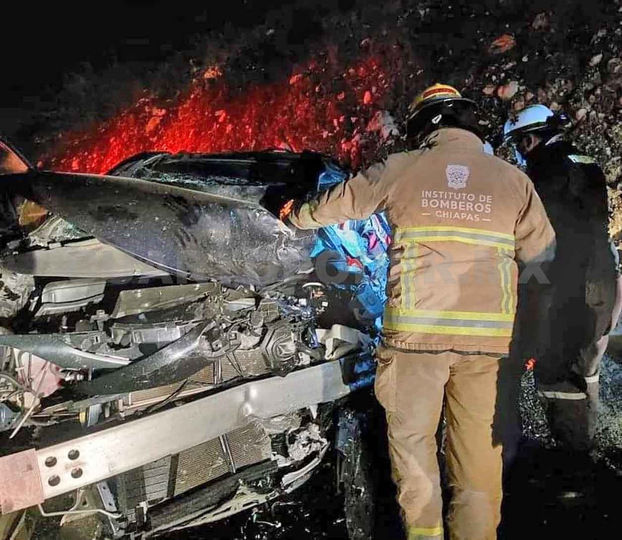 Dos muertos y dos heridos en choque en autopista