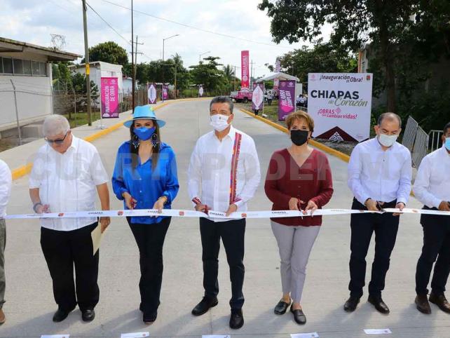 Entrega Ejecutivo obra vial en Tapachula