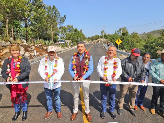 Inauguran camino de Tuxtla-Comitán a San José Buenavista