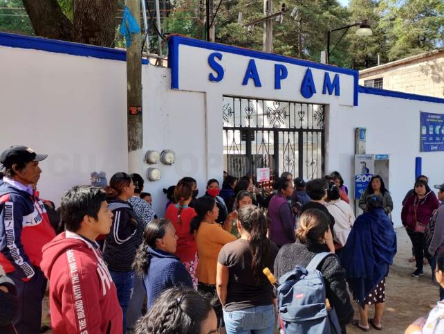 Ciudadanos exigen agua a Sapam