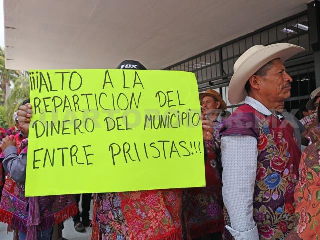 Pobladores de Zinacantán denuncian exclusión del edil