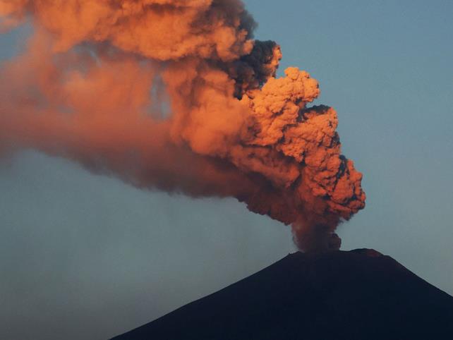 Reportan que Popocatépetl está “desatado”